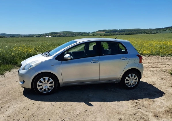 Toyota Yaris cena 15000 przebieg: 127000, rok produkcji 2008 z Legnica małe 326